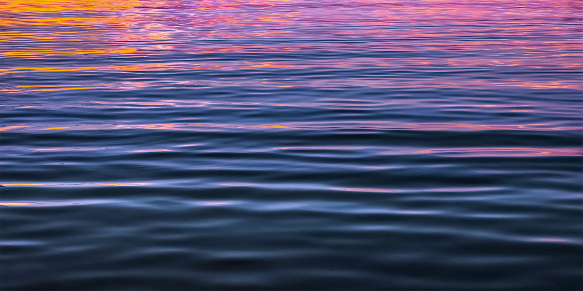 MAGENTA